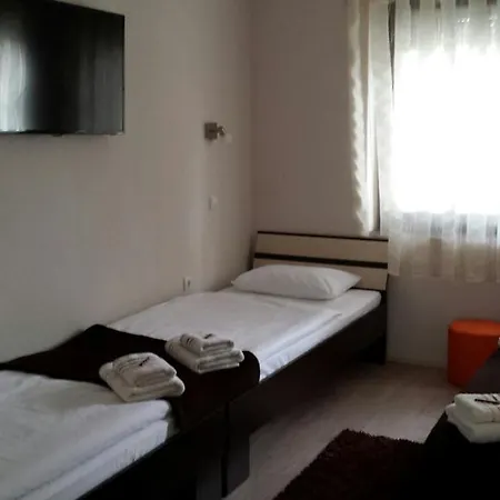 イン Villa Inn *
